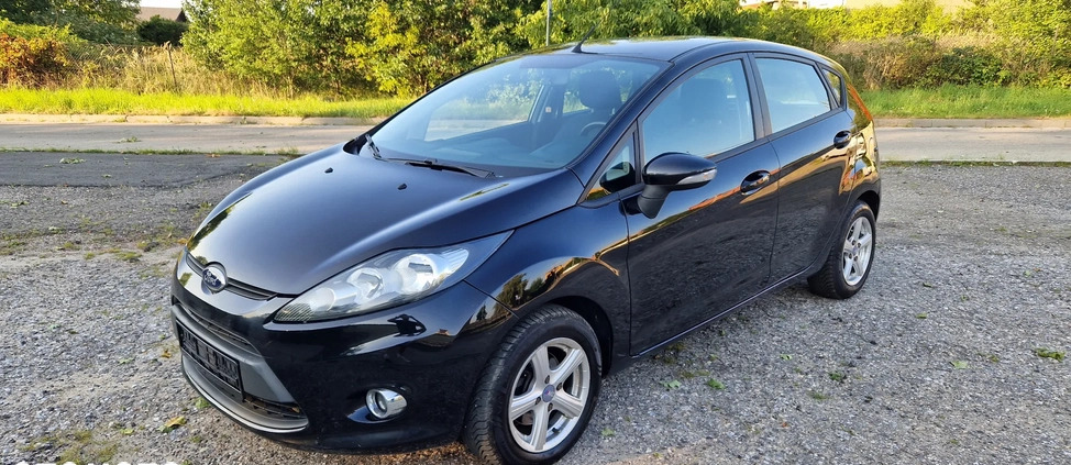 Ford Fiesta cena 19900 przebieg: 211000, rok produkcji 2012 z Świecie małe 191